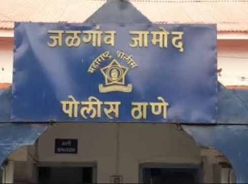 Buldhana Crime : धक्कादायक! मध्यरात्री दुकान उघडून चहा, सिगारेट देण्यास महिलेचा नकार; डॉक्टराने केले असे काही...