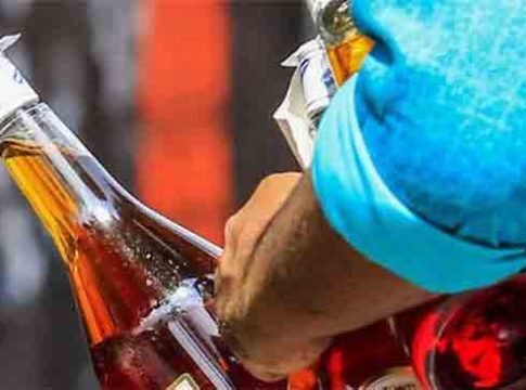२५ वर्षे वय असेल तरच मिळणार दारू, दिल्ली सरकारचे आदेश