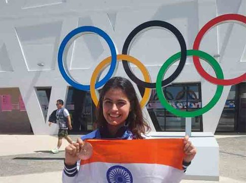 Paris Olympic 2024 : पॅरिसमध्ये फडकला तिरंगा! मनू भाकरची ऐतिहासिक कामगिरी