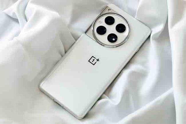 One plus 12वर १० हजारांचा डिस्काऊंट, Amazon sale मध्ये ऑफर