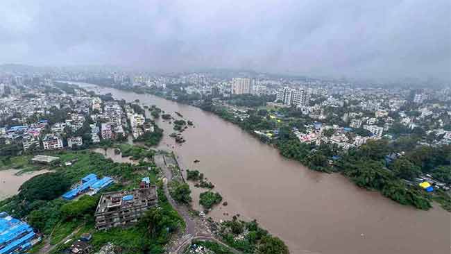 Pune News : घरभर चिखल, पिण्याच्या पाण्याचे वांदे, वीज खंडित; पुणेकरांचे होतायत मोठे हाल!