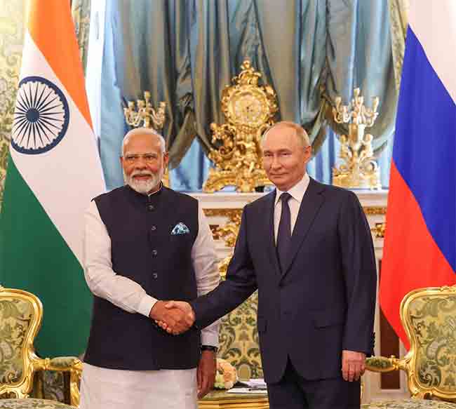 पंतप्रधान मोदी तीन महिन्यांनी पुन्हा जाणार रशियाला, पुतिन यांनी स्वत: दिलेय आमंत्रण