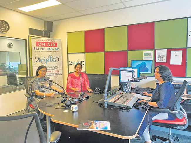 ‘आकाशवाणी सिडनी’ तीन पिढ्यांची वाटचाल