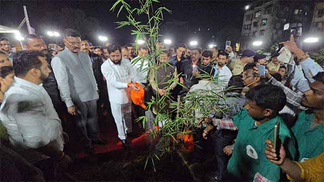 CM Eknath Shinde : सर्व महापालिकांनी त्यांच्या क्षेत्रात एक लाख झाडे लावावीत, मुख्यमंत्र्यांचे निर्देश!