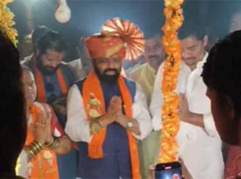 महायुतीच्या सत्तेसाठी आमदार गोगावले यांचे श्री जगदीश्वराला साकडे