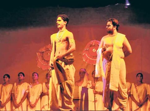 नेमेचि येती मग नाट्यशाळा...!