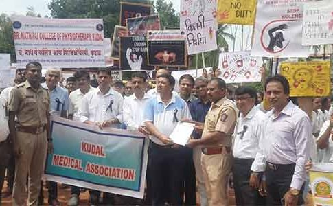 कोलकाता हत्याकांडातील दोषींना फाशीच्या मागणीसाठी सिंधुदुर्गात निषेध रॅली!