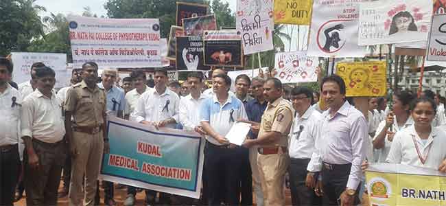 कोलकाता हत्याकांडातील दोषींना फाशीच्या मागणीसाठी सिंधुदुर्गात निषेध रॅली!