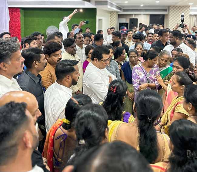 Raj Thackeray : राज ठाकरेंनी बदलापूरातील संवाद दौरा आटोपता घेतल्याने भेटीसाठी आलेल्यांचा हिरमोड