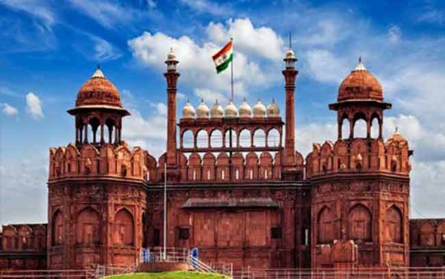 ‘लाल किल्ला आमचा!’ म्हणणाऱ्या मुघल वंशज महिलेची याचिका सुप्रीम कोर्टानं फाडून फेकली!