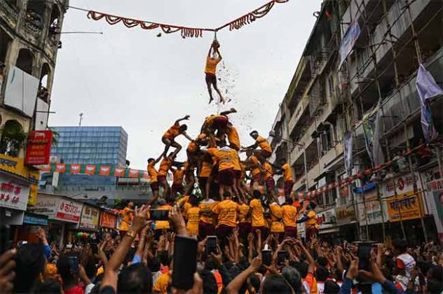Dahihandi 2024 : कोपरी शिवसेना शाखेच्या वतीने मुख्यमंत्री दहीहंडी उत्सवाचे आयोजन!