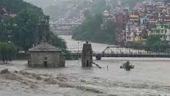 Himachal Rain : हिमाचलमध्ये ढगफुटीसह भूकंपाचे धक्के! पुरामुळे जनजीवन विस्कळीत; २८ जणांचा मृत्यू