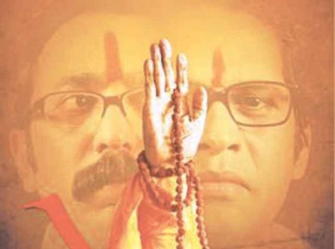 ‘विठ्ठला कोणता झेंडा घेऊ हाती...’