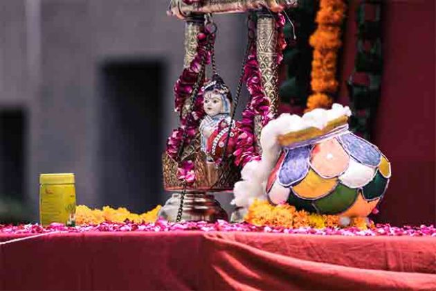Janmashtami 2025: श्रीकृष्णाला ५६ भोग का अर्पण करतात? जाणून घ्या यामागची कथा
