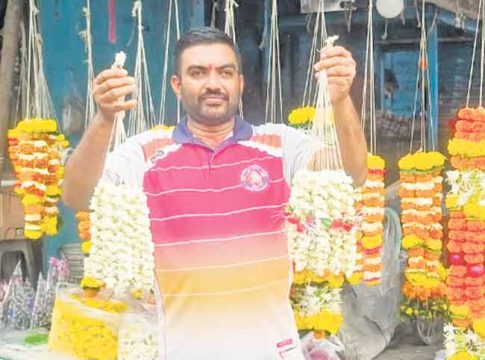 बदलत्या फॅशनमुळे ‘मोगरा’ गजरा व्यवसायावर परिणाम!