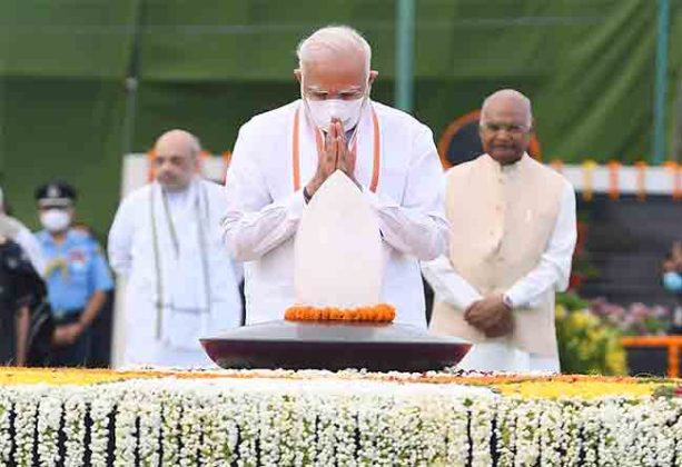 माजी पंतप्रधान अटल बिहारी वाजपेयी यांची आज पुण्यतिथी, राष्ट्रपतींसह पंतप्रधानांनी वाहिली आदरांजली