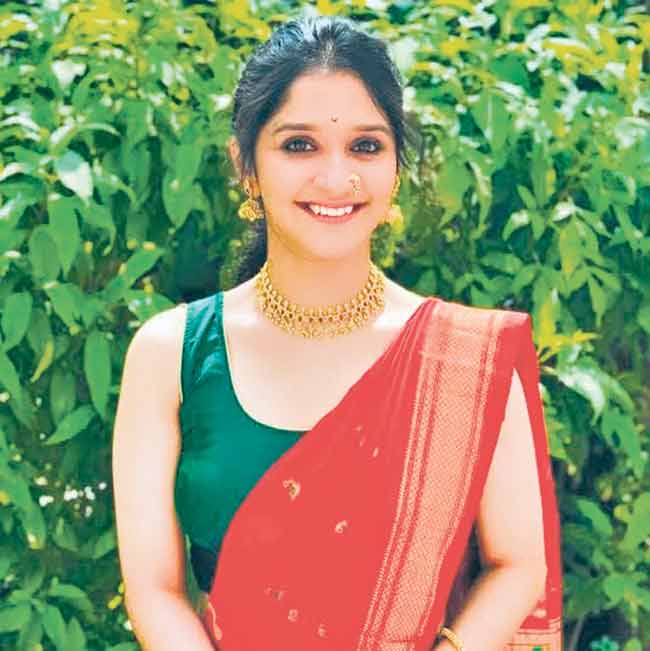 एकाच मालिकेत दोन्ही  भूमिका साकारणे कठीण