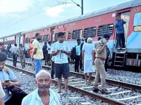 साबरमती एक्स्प्रेसचे डबे घसरले, जीवितहानी टळली, पण गाडीचे नुकसान