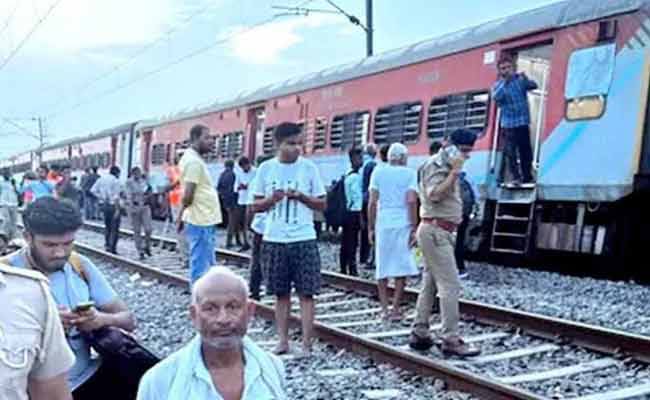 साबरमती एक्स्प्रेसचे डबे घसरले, जीवितहानी टळली, पण गाडीचे नुकसान