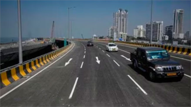 Coastal Road : २४ तास खुला, पण ‘सुरक्षित’ नाही! वरळी-वांद्रे सी लिंक दरम्यान पथदिवे बंद; मुंबईकर प्रशासनावर नाराज
