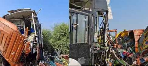 Jalna Accident : भीषण अपघात! जालना-बीड मार्गावर एसटी बस-ट्रकची जोरदार धडक; गाड्यांचा चक्काचूर