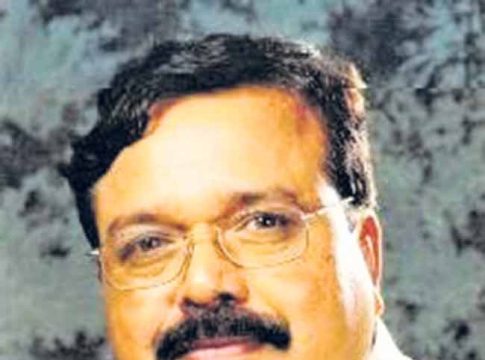 नाटकाचा प्रयोग रद्द झाला आणि...