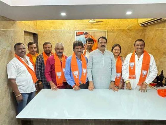 मीरा भाईंदरमध्ये उबाठाला खिंडार! उप जिल्हाप्रमुखासह शेकडो पदाधिकारी भाजपात