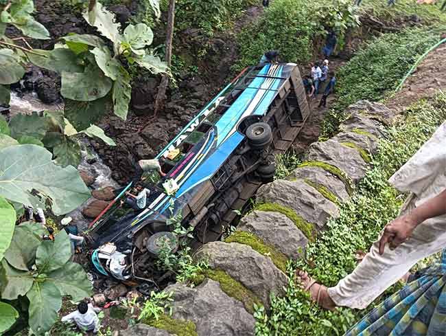 Accident News : भीषण अपघात! मेळघाटात खाजगी बस पुलाखाली कोसळली