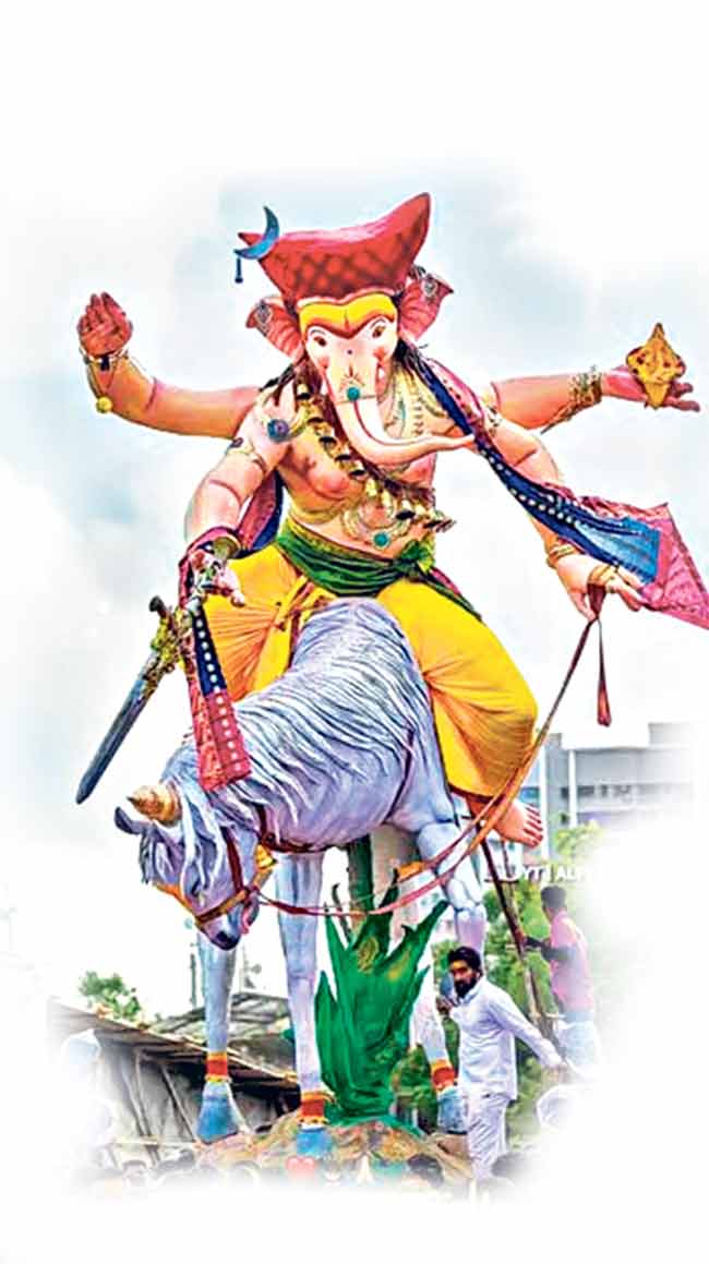 आले रे आले बाप्पा आले…!