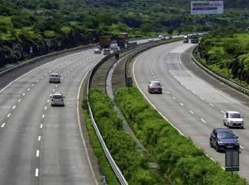 Mumbai Pune Road : मुंबई-पुणे प्रवास होणार आणखी सुसाट! अटल सेतूला एक्स्प्रेस वे जोडणार