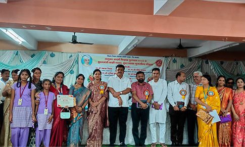 शैक्षणिक क्षेत्रात उल्लेखनीय कामगिरी करणाऱ्या जव्हार तालुक्यातील शिक्षकांचा सन्मान!