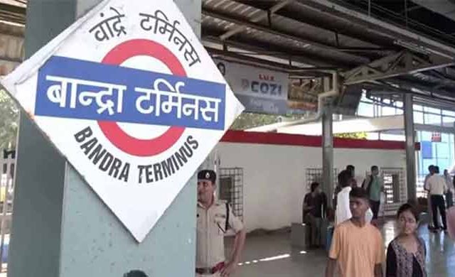वांद्रे चेंगराचेंगरी प्रकरणानंतर मध्य रेल्वेने घेतला हा मोठा निर्णय