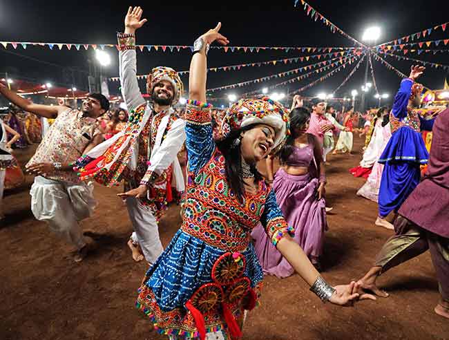 VHP – गरबा कार्यक्रमात फक्त हिंदूंना प्रवेश द्या