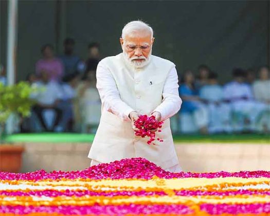 PM Narendra Modi : पंतप्रधानांकडून महात्मा गांधी व शास्त्रींना अभिवादन