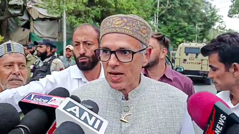 जम्मू काश्मीरमधील राष्ट्रपती राजवट उठवली; ओमर अब्दुल्लांचे सरकार स्थापन होणार