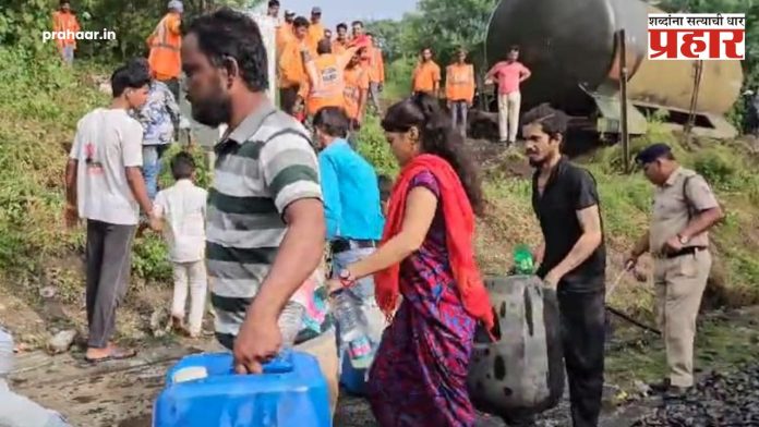 बाईईईई! मालगाडीचे २ डबे घसरले; बादल्या, कॅन घेऊन डिझेल लुटण्यासाठी लोकांची झुंबड