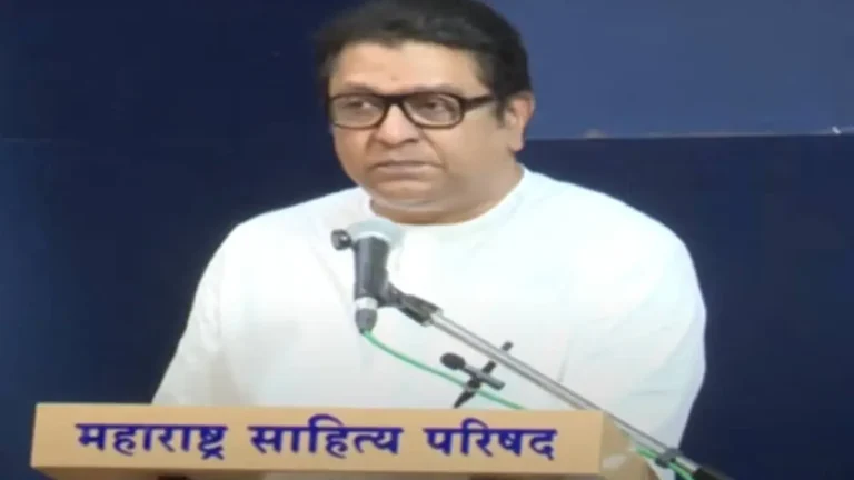 साहित्यिकच राजकारण्यांना वठणीवर आणू शकतात – राज ठाकरे