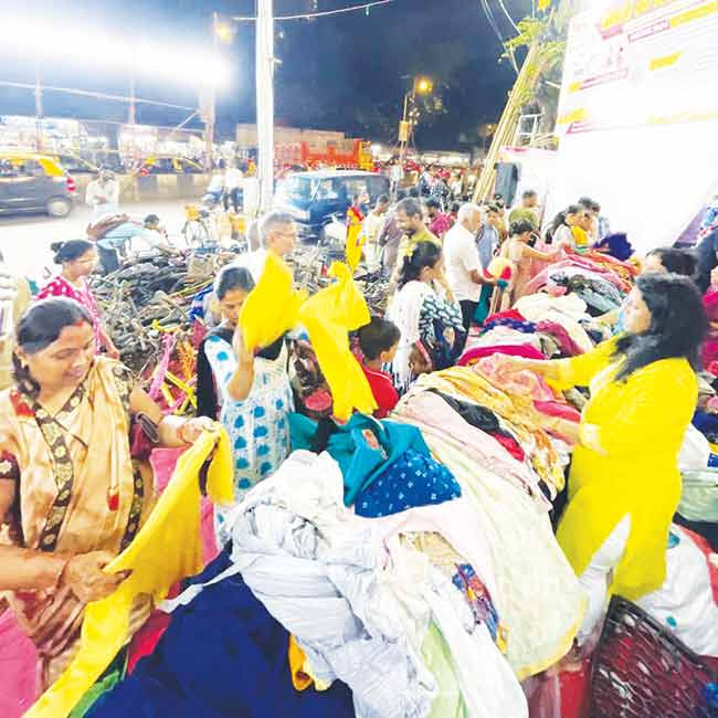 आभार फाउंडेशनचा ‘माणुसकीची भिंत’ उपक्रम!