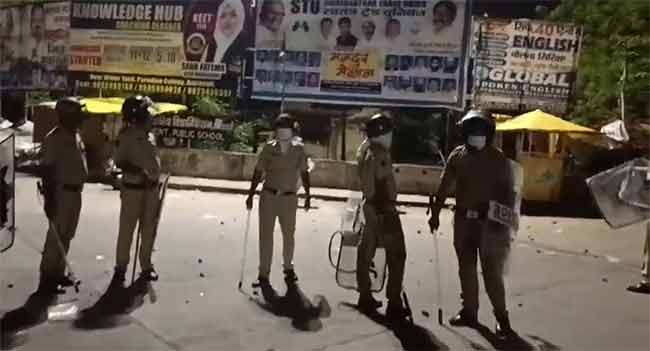 अमरावतीत पोलीस स्टेशनवर दगडफेक, १० ते १२ पोलीस जखमी!