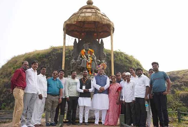 Atul Mhatre : अतुल म्हात्रेंना निवडून देण्यासाठी कार्यकर्त्यांनी महाराजांसमोर घेतली शपथ!