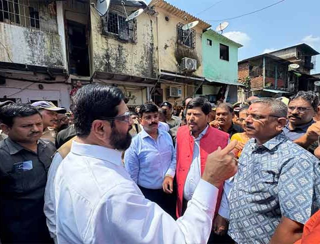 CM Eknath Shinde : चेंबूरच्या सिद्धार्थनगरमधील आग दुर्घटनेतील मृतांच्या कुटुंबियांना पाच लाखांची मदत!