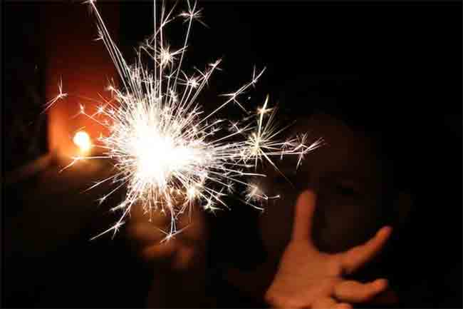 Diwali 2024: फटाक्यांमुळे हात भाजला तर लगेच करा हे काम…