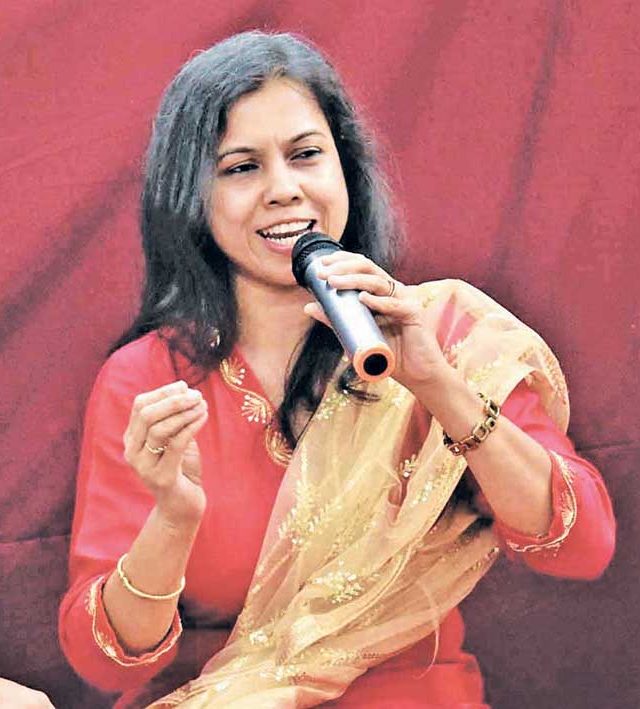 हरवलेल्या आवाजातून नव्याने गवसलेली 'कविता'...!