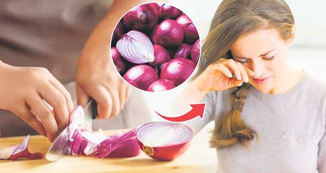कांदा कापताना  डोळ्यांत पाणी का येते?