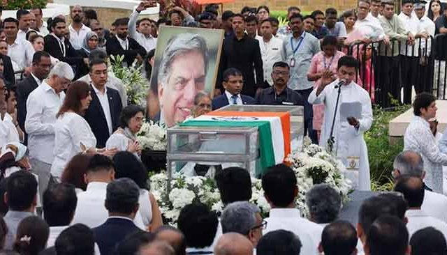 अखेरचा दंडवत! उदार अंत:करणाच्या उद्योजकाला निरोप देताना देशही हळहळला