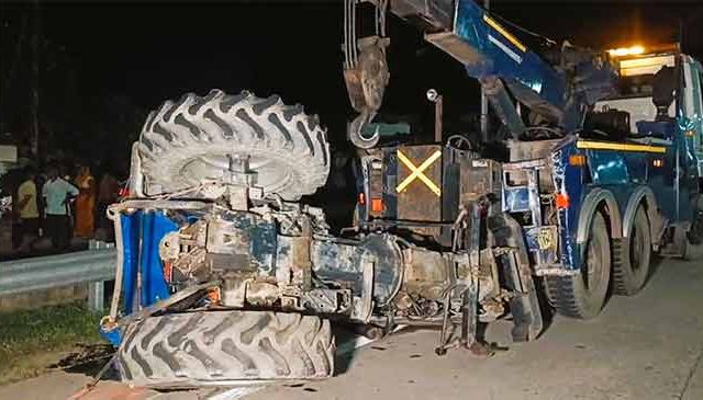 Accident News : भीषण अपघात! उत्तरप्रदेशात ट्रकच्या धडकेत १० जणांचा मृत्यू