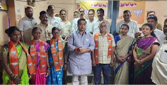 ऐनारी येथील उबाठा गटाच्या ग्रा. पं. सदस्या वैशाली जाधव यांचा कार्यकर्त्यांसह भाजपात प्रवेश