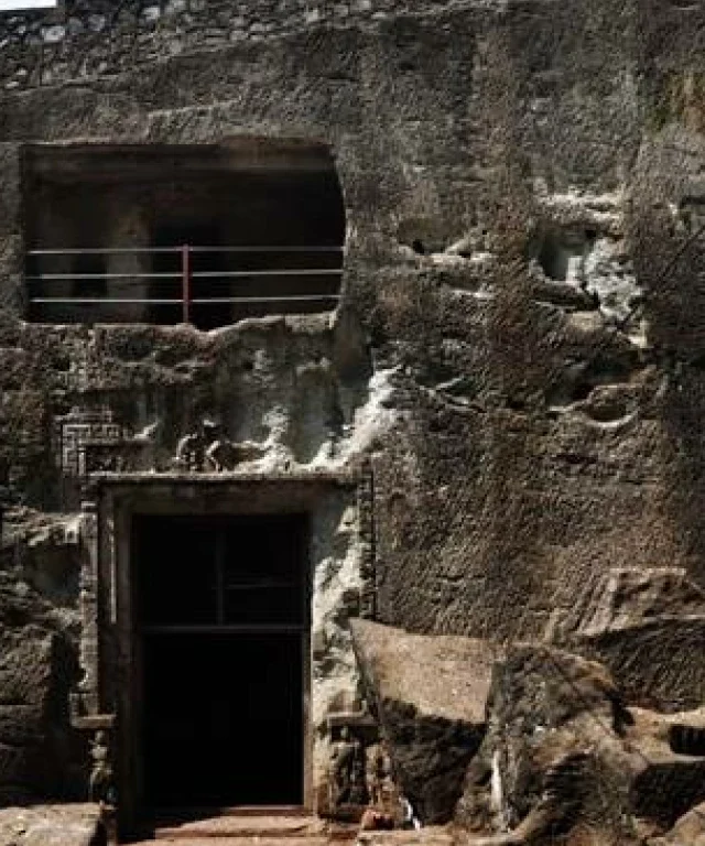 Jogeshwari caves : पांडवकालीन जोगेश्वरी, अंधेरी गुंफांचे संवर्धन करा