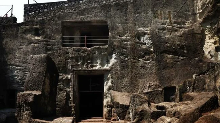 Jogeshwari caves : पांडवकालीन जोगेश्वरी, अंधेरी गुंफांचे संवर्धन करा