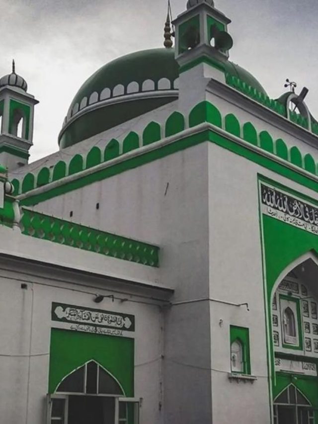 Sambhal Jama Mosque : कोणतीही कारवाई करू नका, संभल जामा मशीद वाद प्रकरणी सर्वोच्च न्यायालयाचे आदेश
